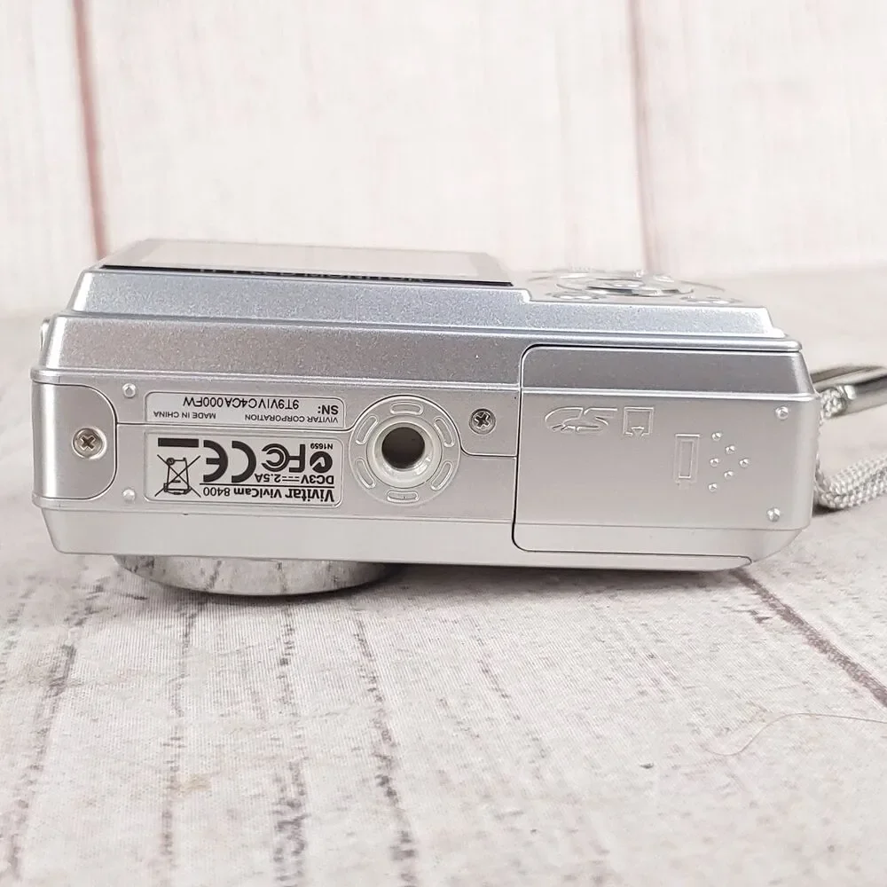 Vivitar Vivicam 8400 Digital Camera W/ Case - 8.0MP Silver Y2K - TESTED WORKING
